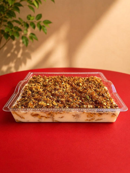 Sharing-size batata dessert topped with croquant and pistachios
