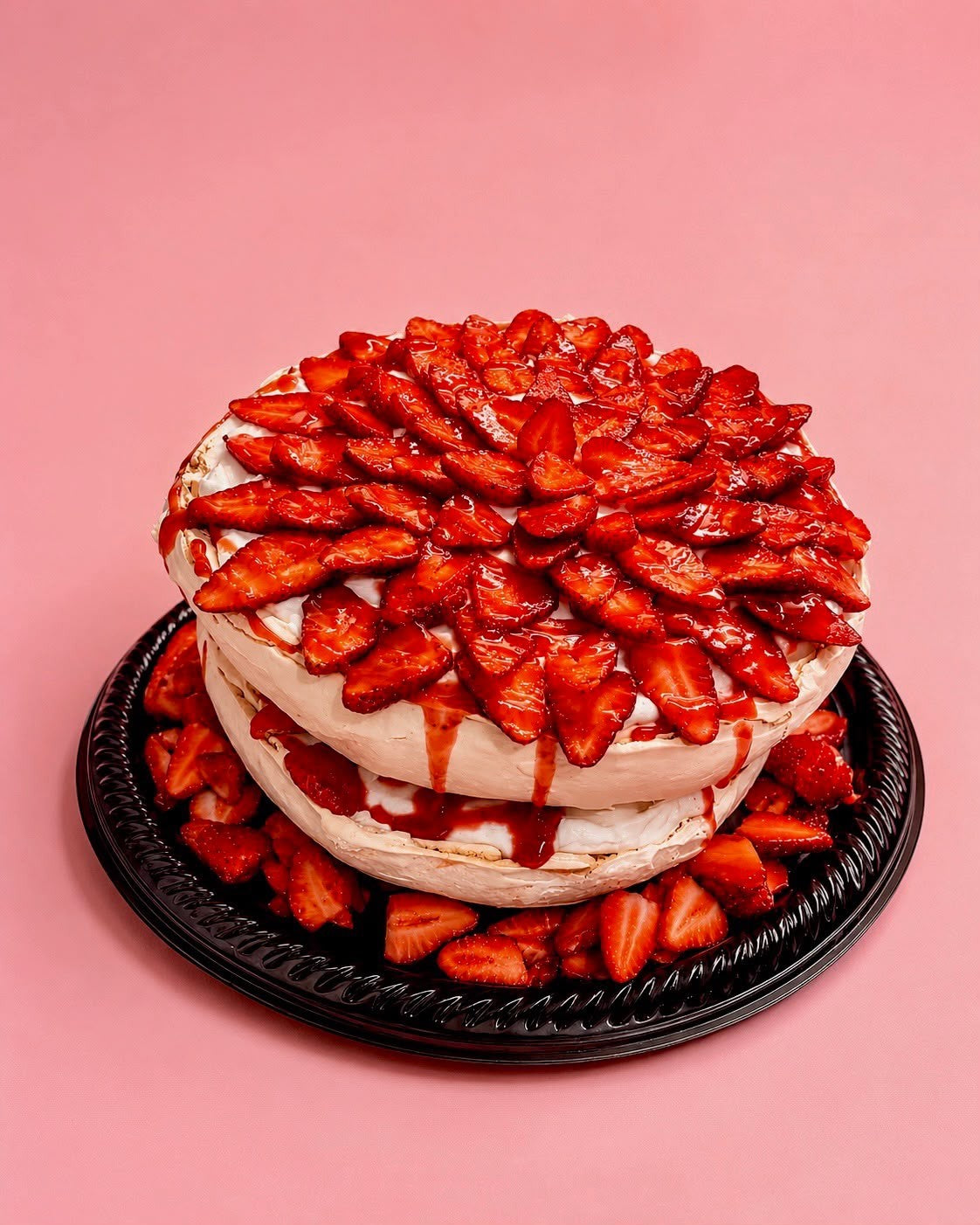 Strawberry Pavlova - Large